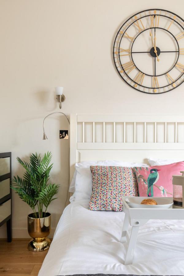 Spacious 1 Bed Oxford Street Apartment - Sleeps 4 London Eksteriør billede