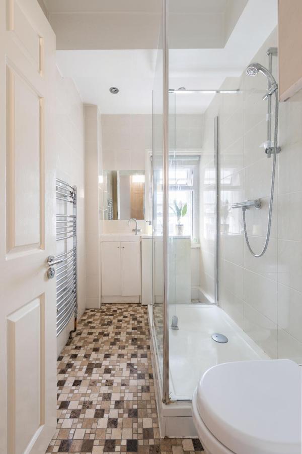 Spacious 1 Bed Oxford Street Apartment - Sleeps 4 London Eksteriør billede